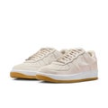Nike SB Air Force 1, light orewood / pink
