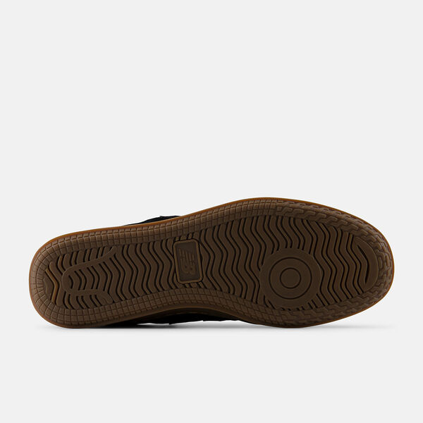 New Balance T500, black / black cement / gum