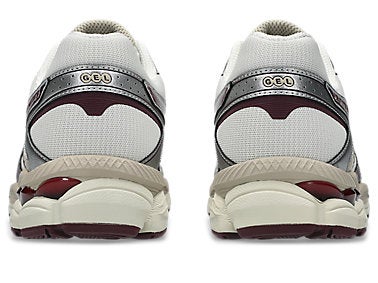 Asics GEL-CUMULUS 16, cream / beniimo purple