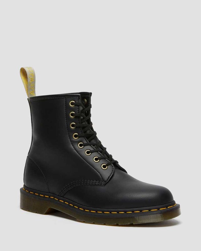 Dr. Martens 1460 VEGAN, black felix rub off.