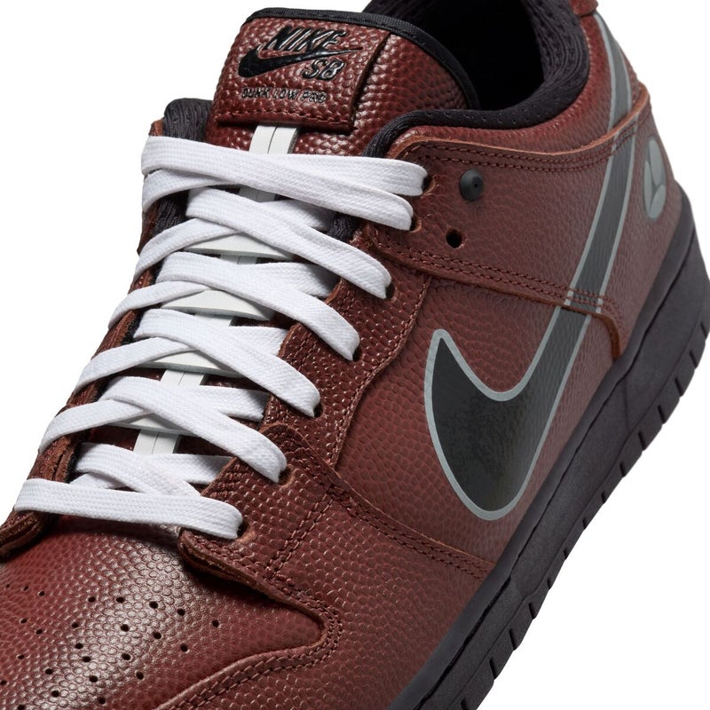 Nike SB Dunk Low 'Limosine', dark pony / black / silver / white
