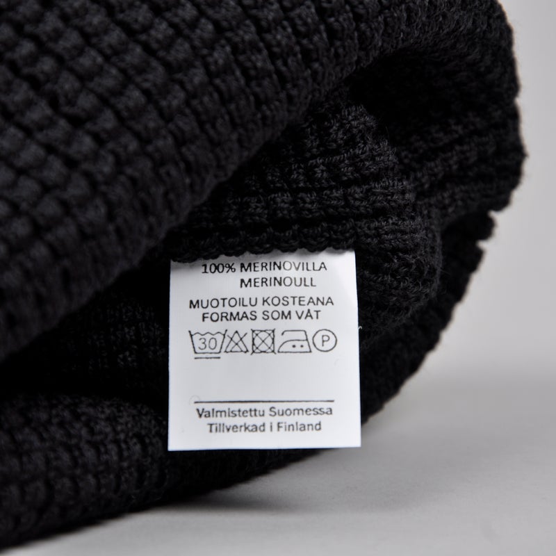 Beyond LOW Pattern Merino beanie, black