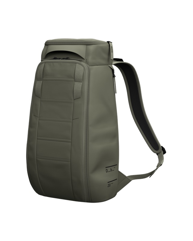 DB Hugger backpack 20L, moss green.