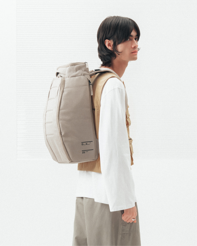 DB Hugger Backpack 25L, beige