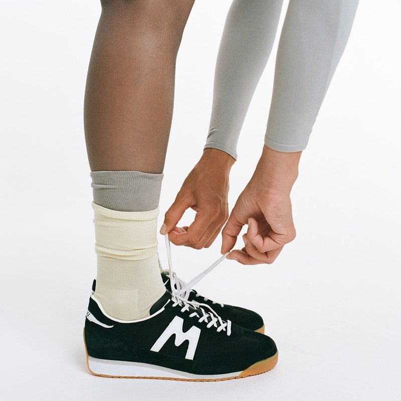 Karhu Mestari, black / white