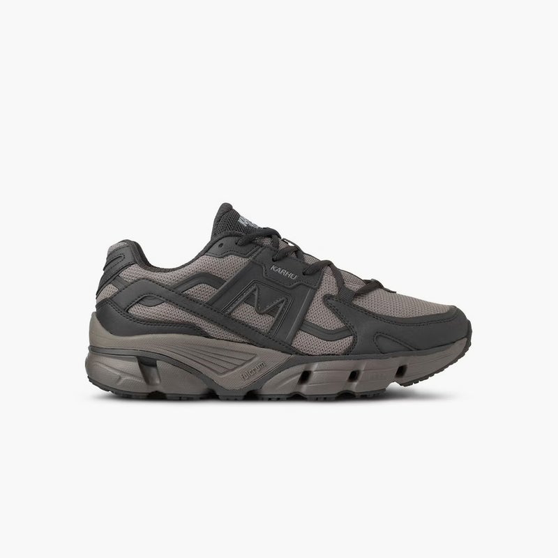 Karhu Super Fulcrum, black / falcon.