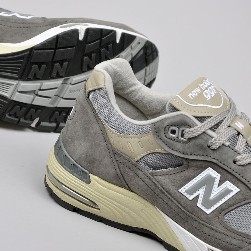 New Balance 991 'Made in England' Women's, grey / catalogue pack