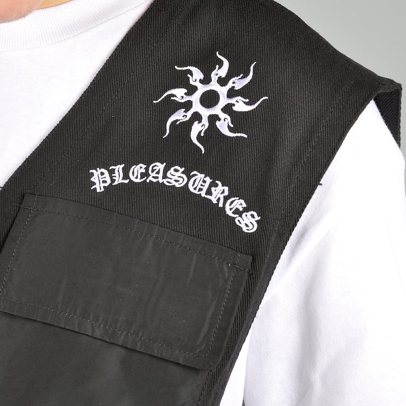 Pleasures Strike Vest, black