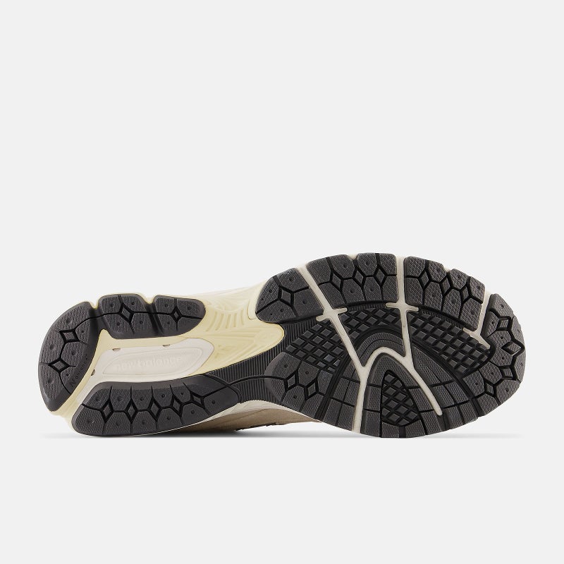 New Balance 2002R, calm taupe / angora