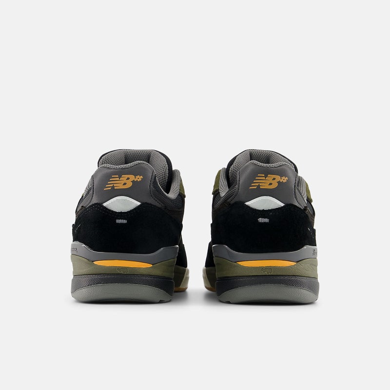 New Balance 933 Andrew Reynolds, black / dark olivine