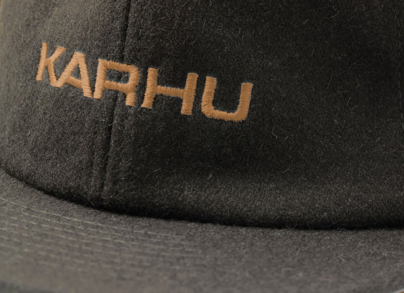 Karhu Logo Cap, dark olive / brown sugar