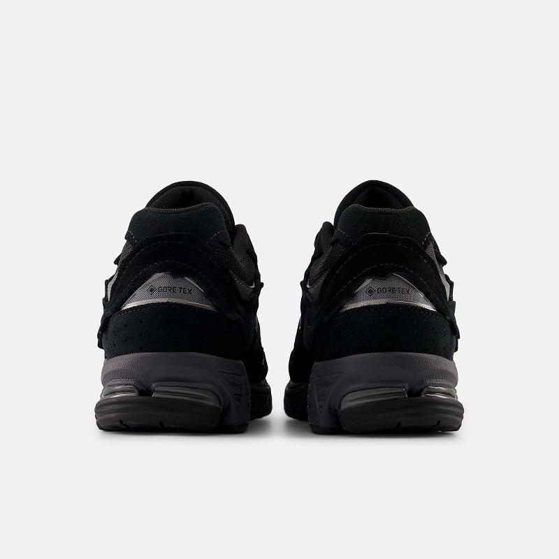 New Balance 2002 'Protection Pack' GORE-TEX, black / magnet