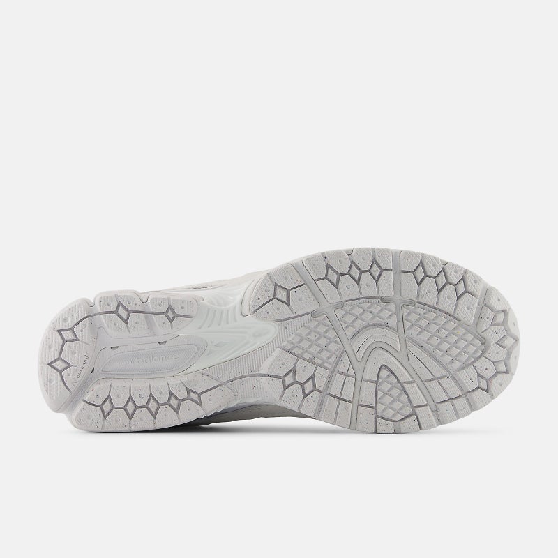 New Balance 2002 'Protection Pack' GORE-TEX, white / reflection / metallic silver